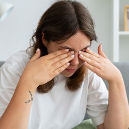 Alergias oculares en Bogotá: causas, síntomas y cómo manejarlas correctamente