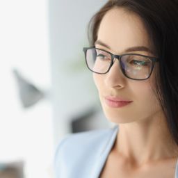 Cirugía refractiva: opciones seguras para reducir la dependencia de gafas y lentes de contacto