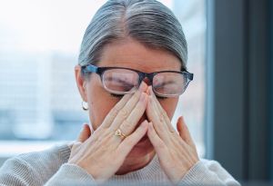 ¿Cuáles son las enfermedades oculares más comunes en adultos mayores?