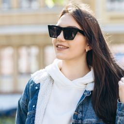 Protege tus ojos del sol: La importancia de las gafas de sol con protección UV