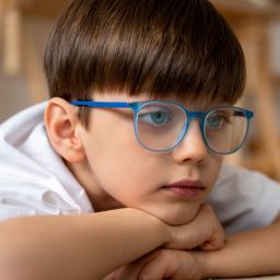 La importancia de cuidar la vista de nuestros niños: ¡Un futuro más brillante!