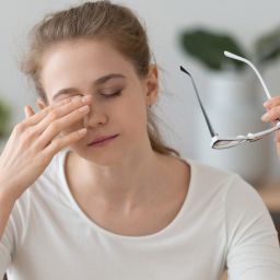 ¿Ojos secos y cansados? Descubre las causas y tratamientos en la Sociedad de Cirugía Ocular