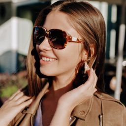 Protege tus ojos del sol: La importancia de las gafas de sol con protección UV
